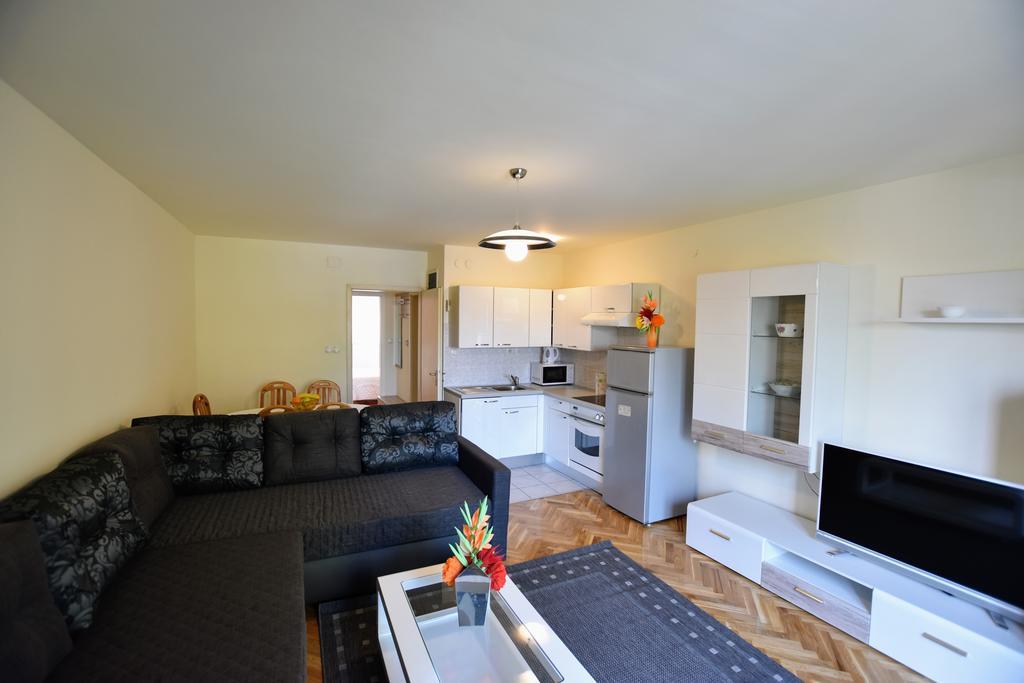 Apartments Dobranic Crikvenica Bagian luar foto